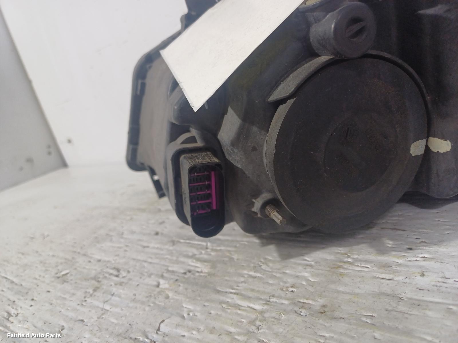 2010-2014 Volkswagen Polo Right Headlamp