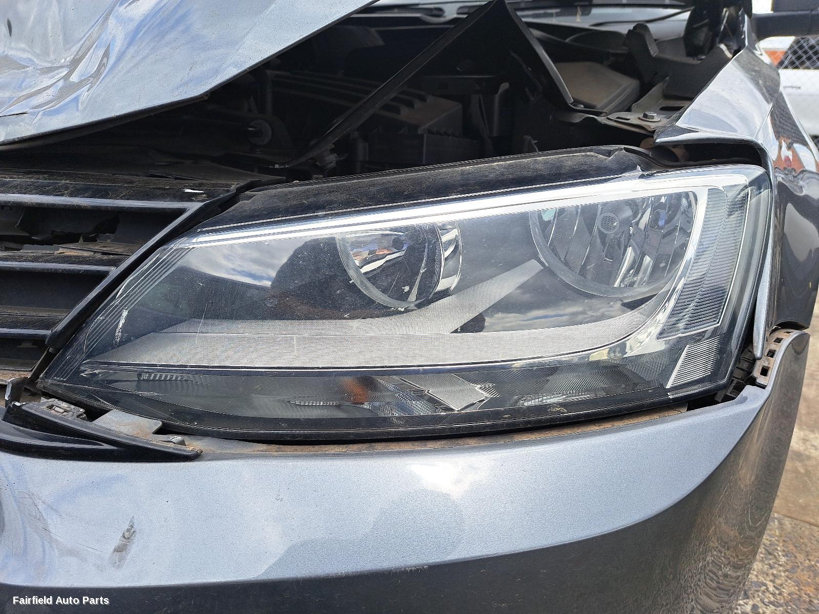 2015 Volkswagen Jetta Left Taillight