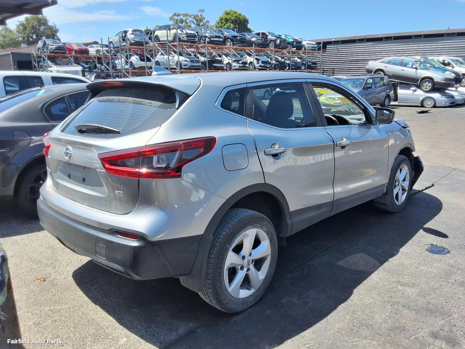 2019 Nissan Qashqai Fuel Door Filler