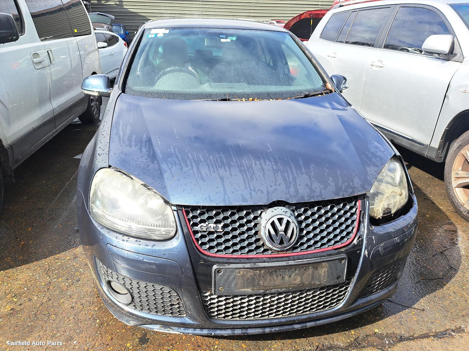 2009 Volkswagen Golf Left Taillight