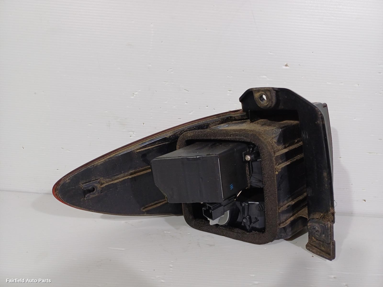 2003-2006 Toyota Estima Right Taillight