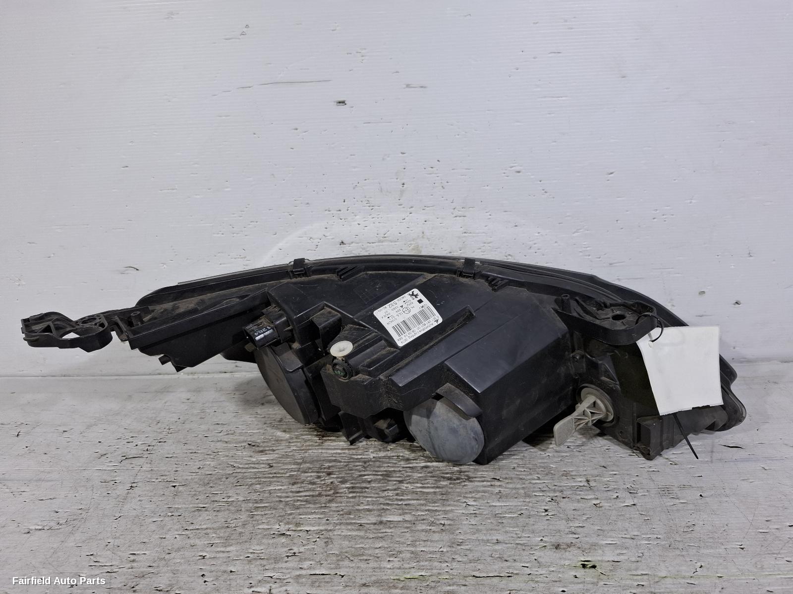 2014-2017 Peugeot 308 Left Headlamp