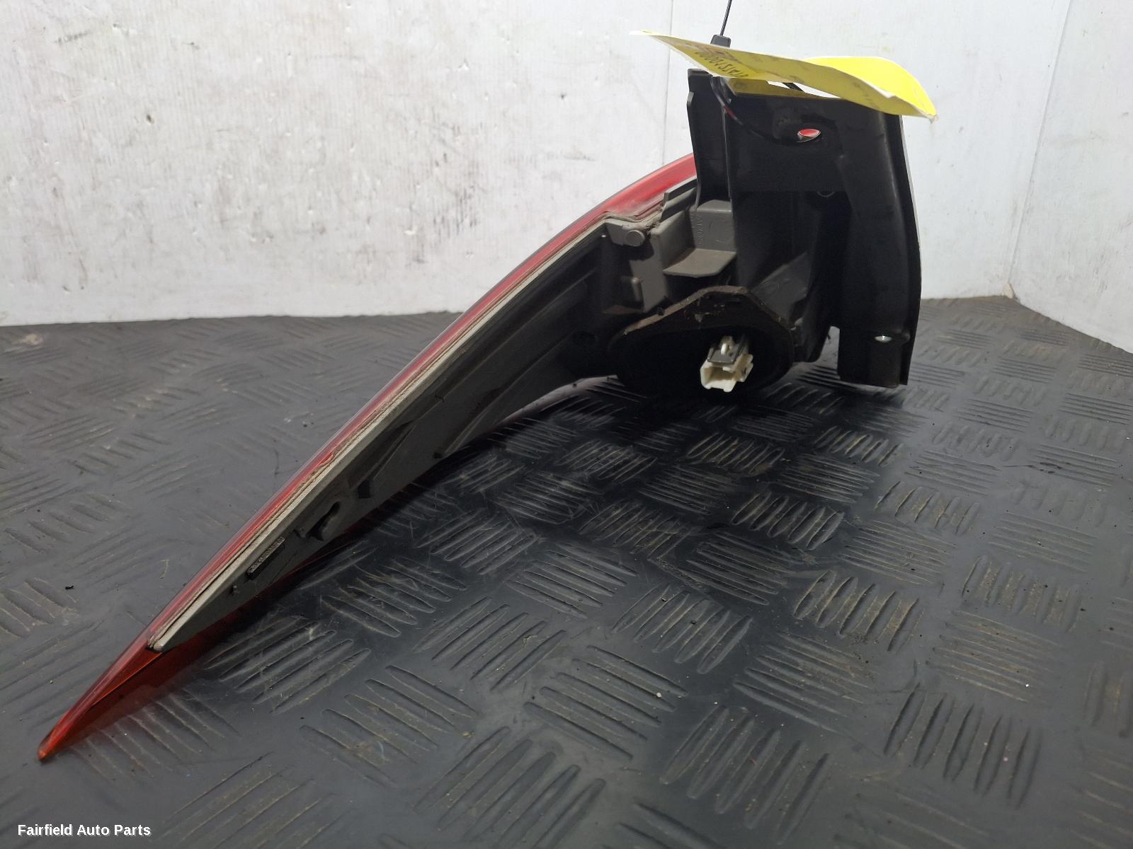 2006-2008 Toyota Tarago Right Taillight