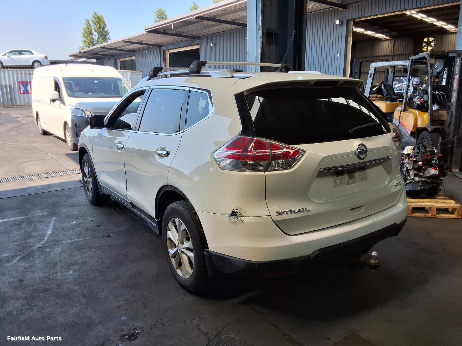 2014 Nissan Xtrail Left Taillight