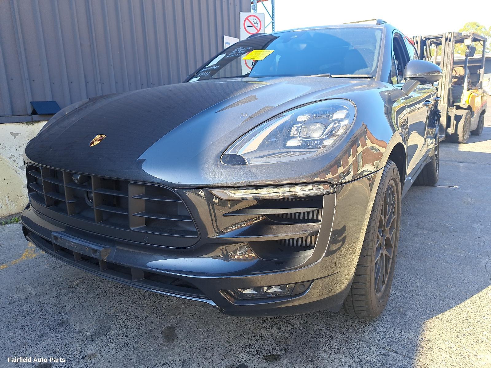 2017 Porsche Macan Brake Booster