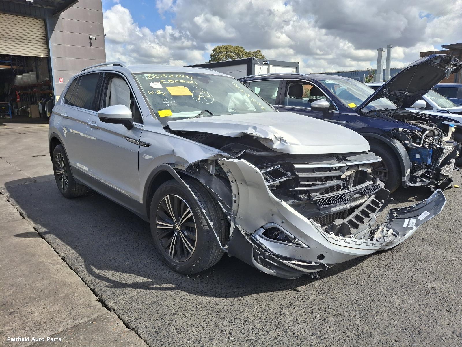 2022 Volkswagen Tiguan Left Driveshaft