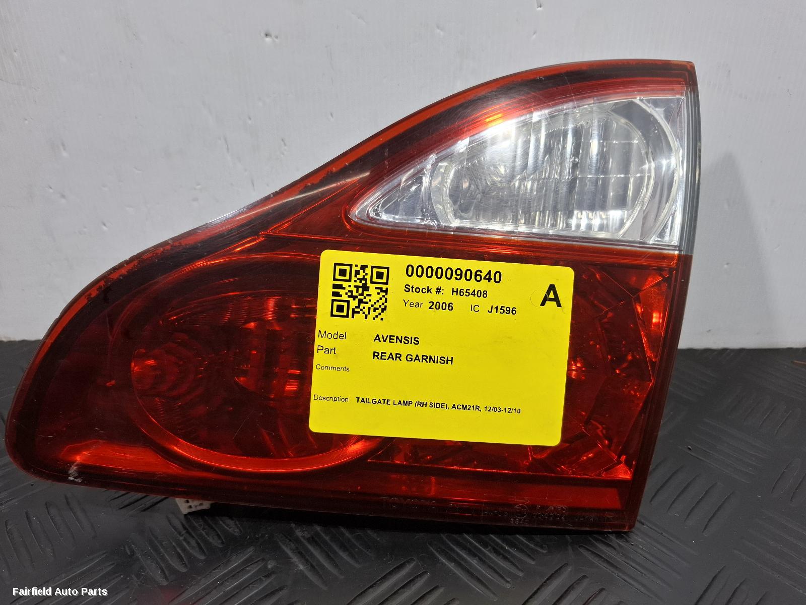 2003-2010 Toyota Avensis Rear Garnish