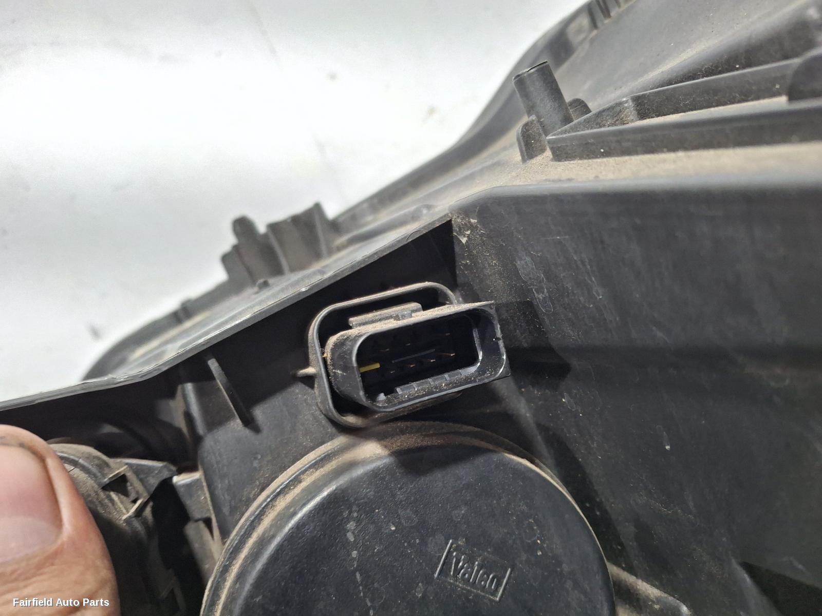 2016-2020 Peugeot 3008 Right Headlamp