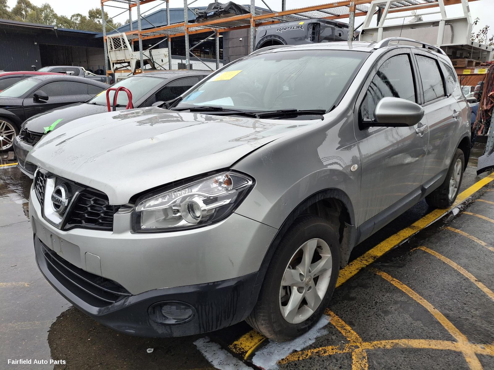 2010-2014 Nissan Dualis Left Rear Door Sliding