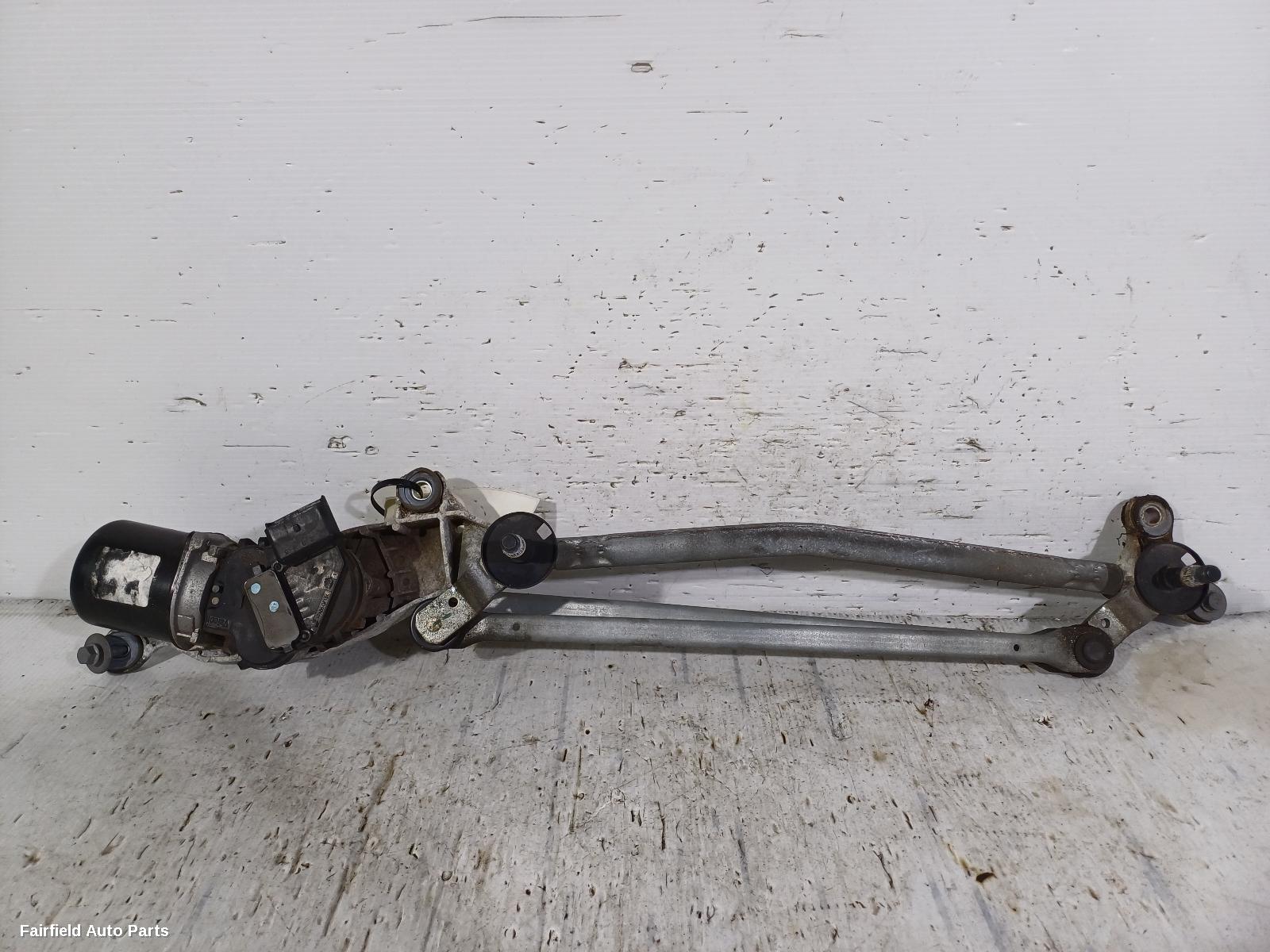 2007-2014 Nissan Dualis Wiper Motor