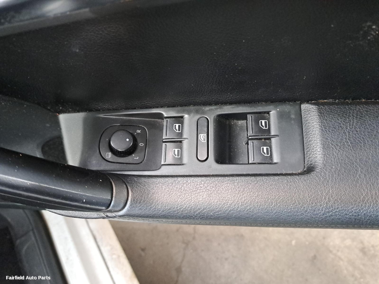 2010-2015 Volkswagen Passat R Bar Bracket Reinfo
