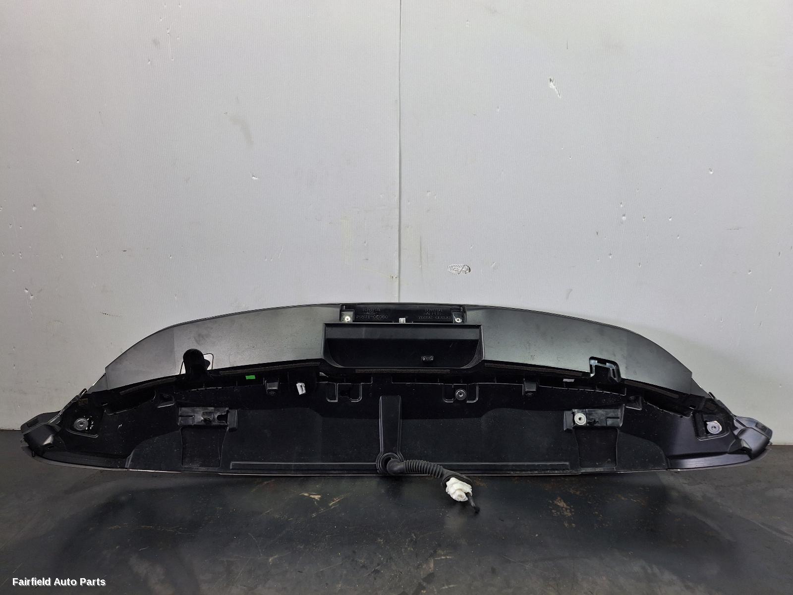 2016-2021 Toyota Kluger Rear Spoiler