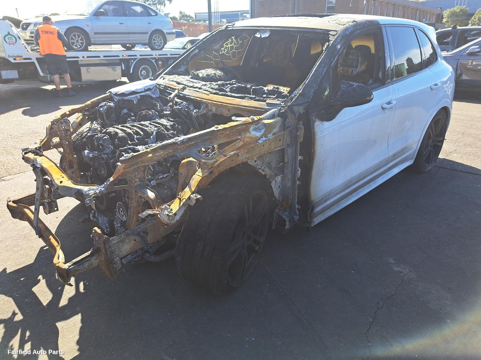 2013 Porsche Cayenne Hatch Strut