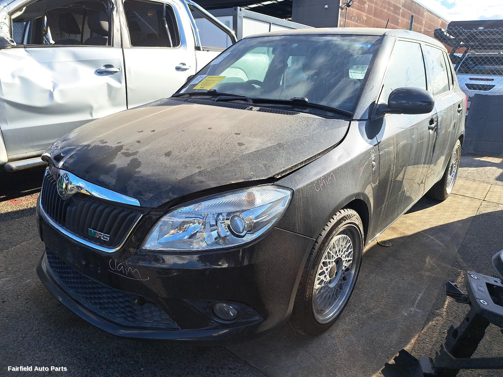 2013 Skoda Fabia Left Door Mirror