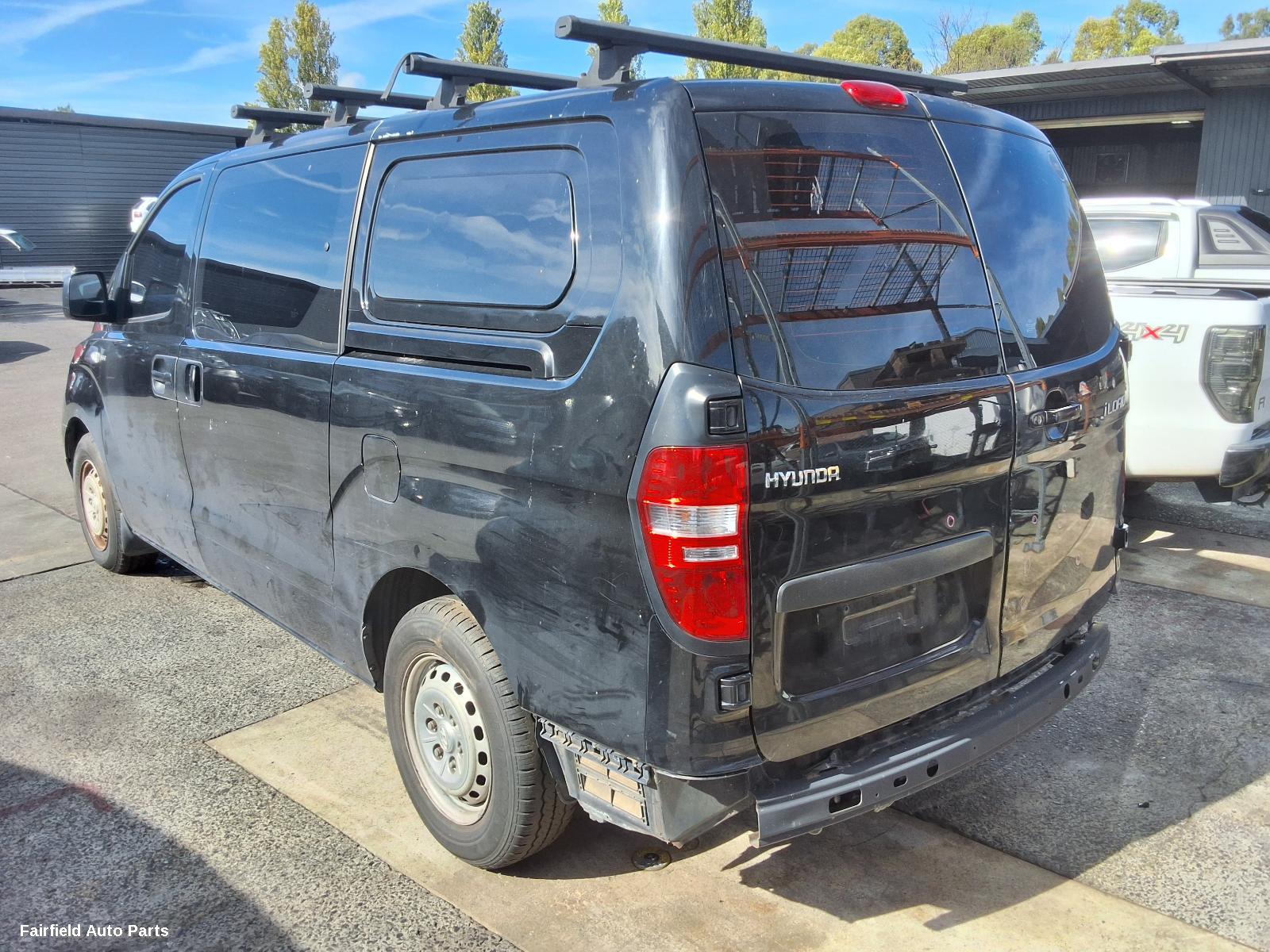 2010 Hyundai Iload/imax Left Taillight