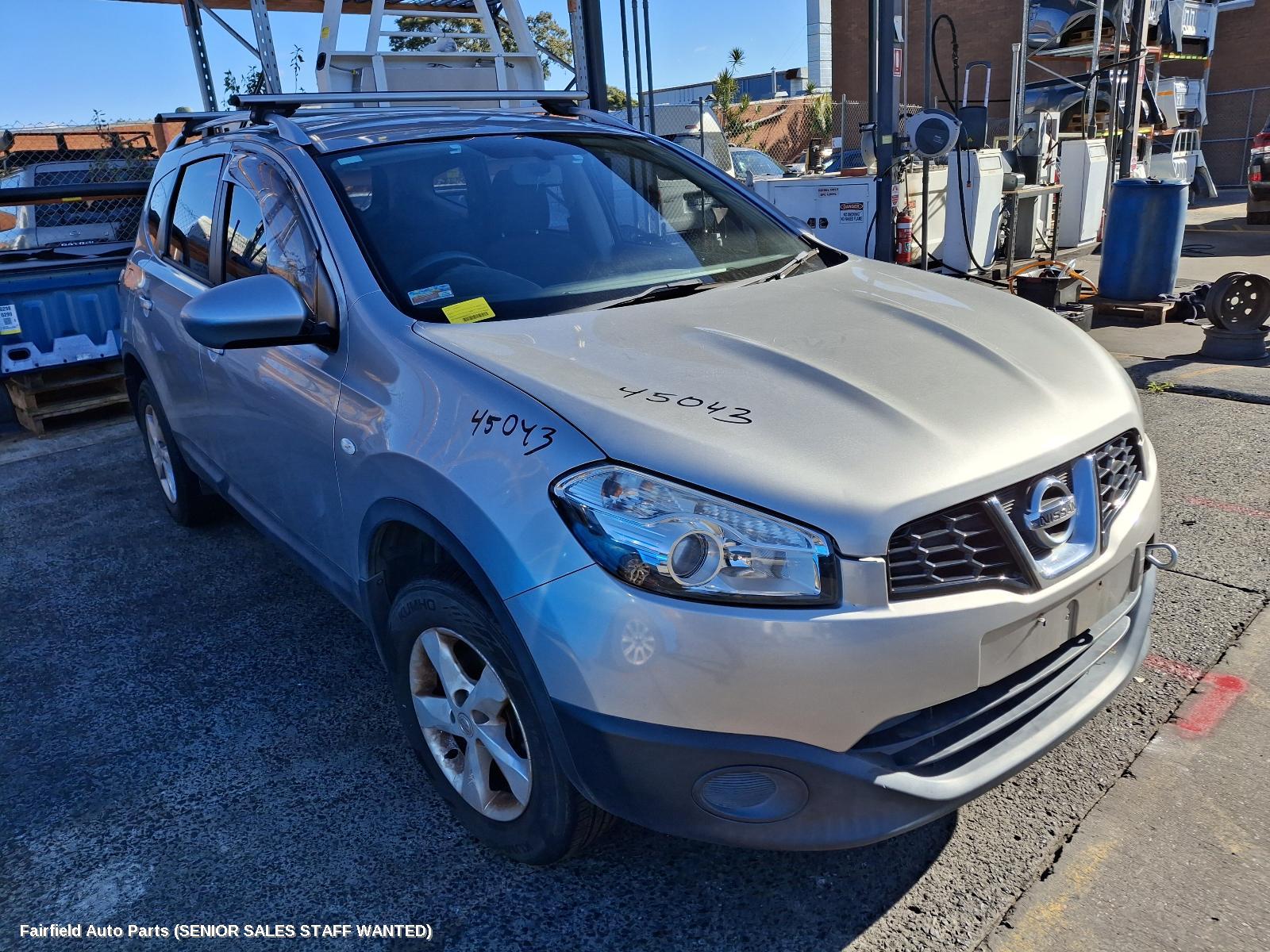 2010-2014 Nissan Dualis Left Rear Door Sliding