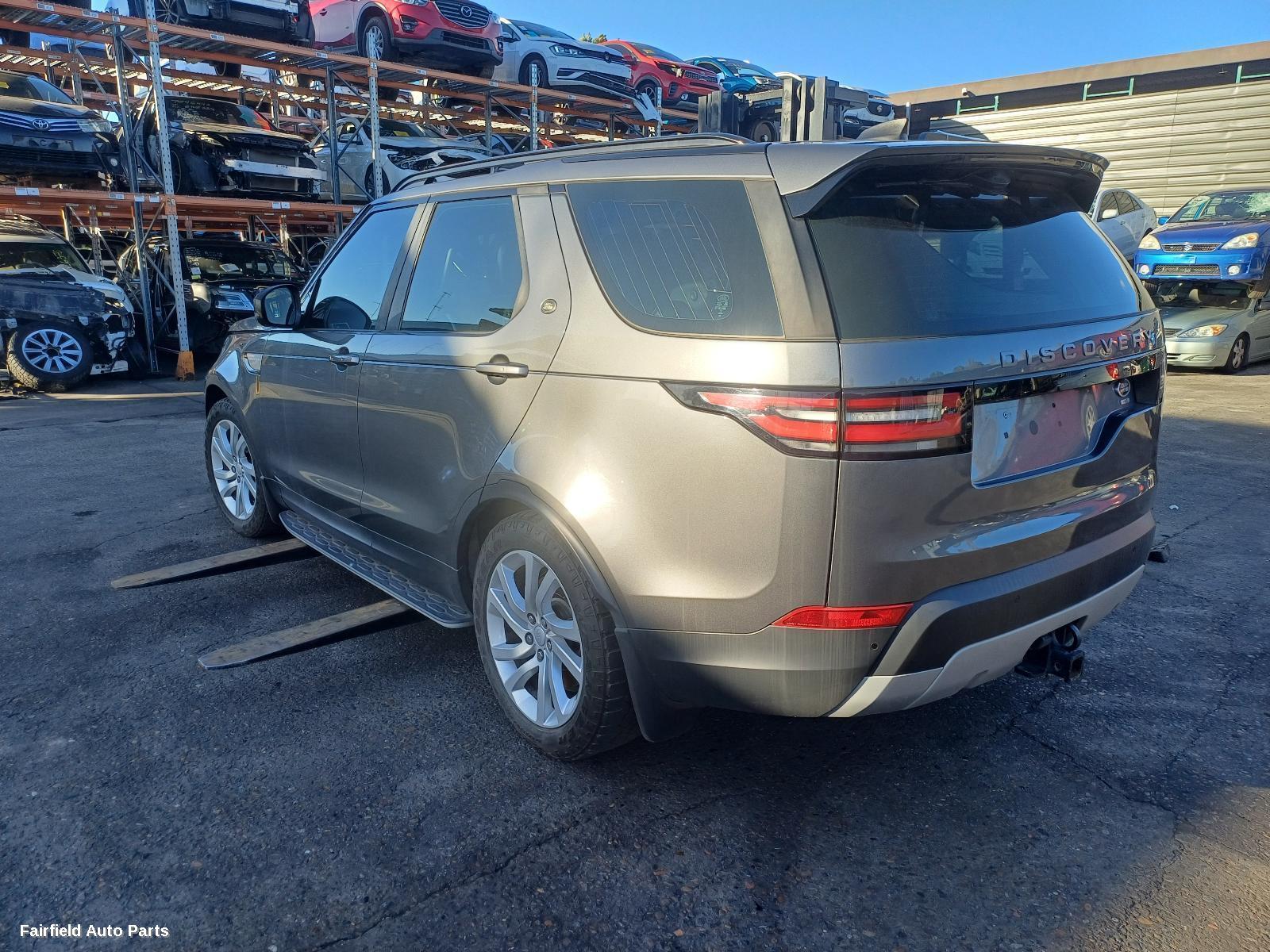 2017 Land Rover Discovery Left Guard