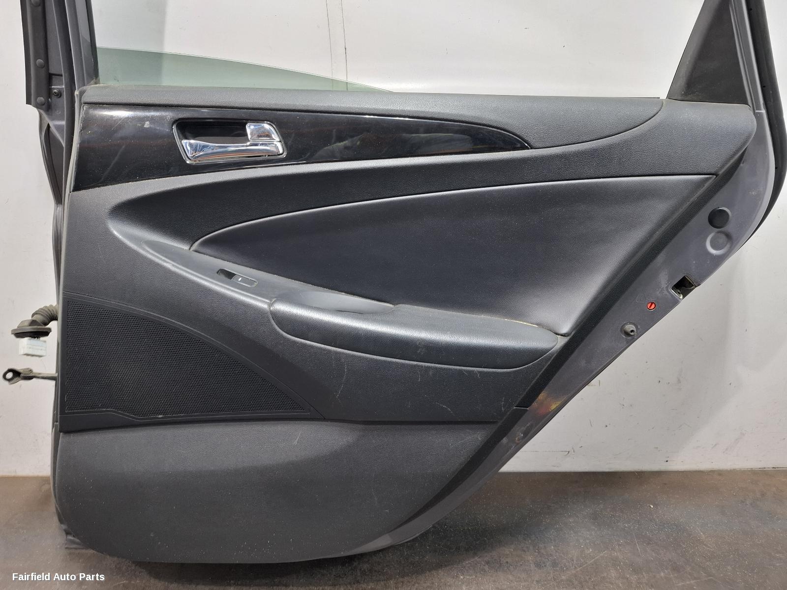 2010-2014 Hyundai I45 Right Rear Door Sliding