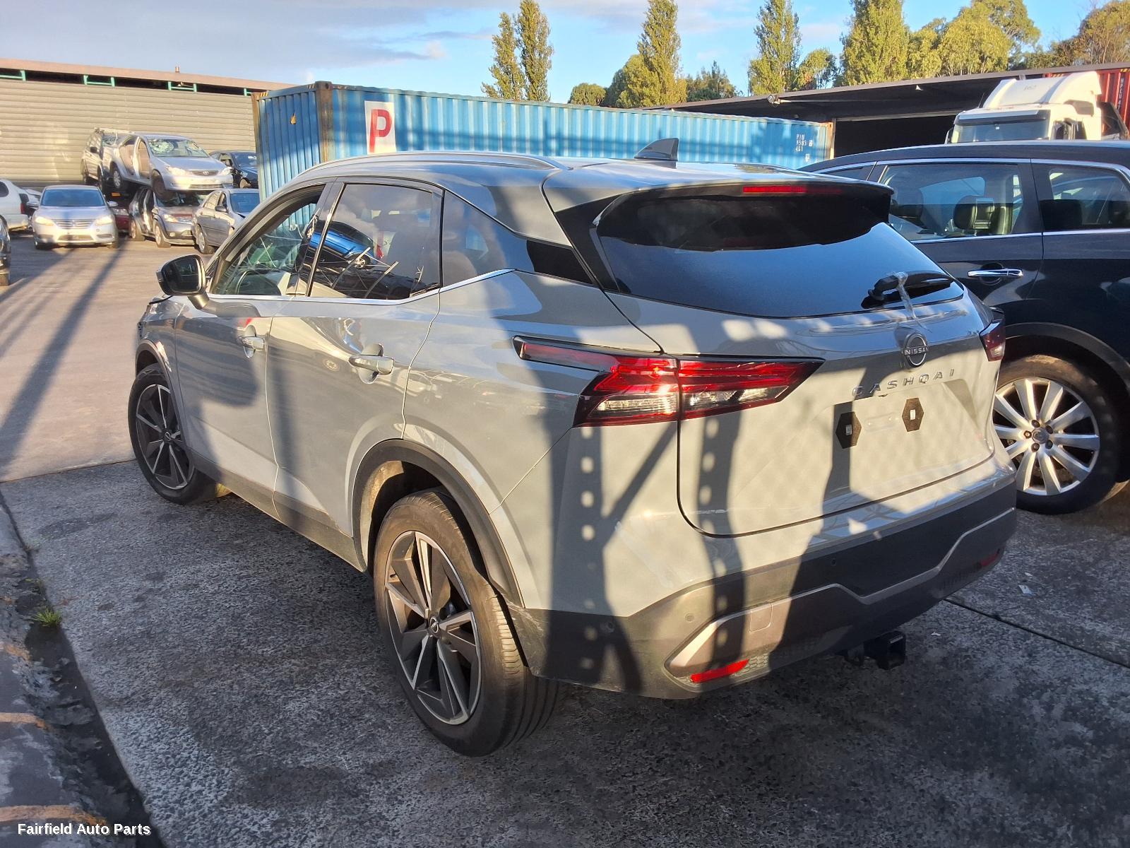 2022 Nissan Qashqai Left Taillight