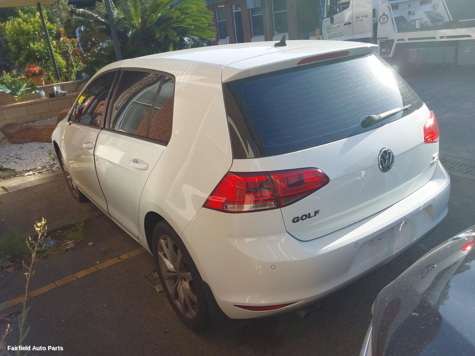 2013-2020 Volkswagen Golf Washer Bottle