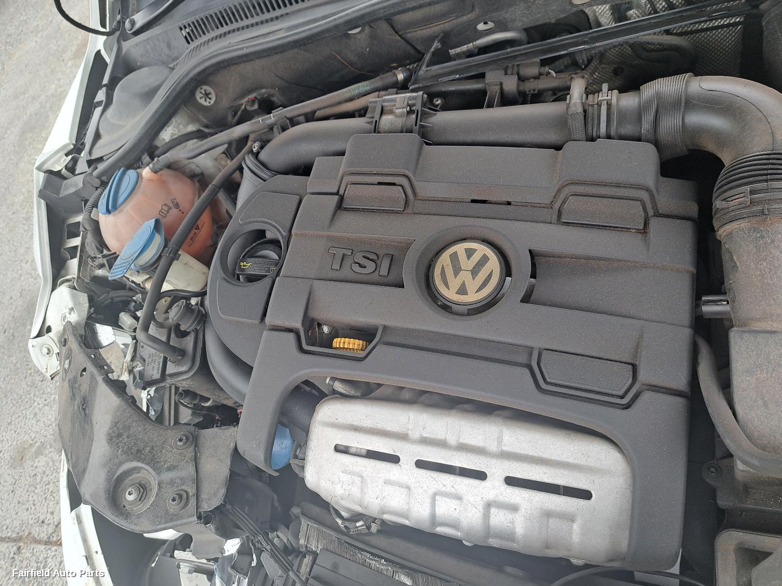 2014 Volkswagen Jetta Right Taillight