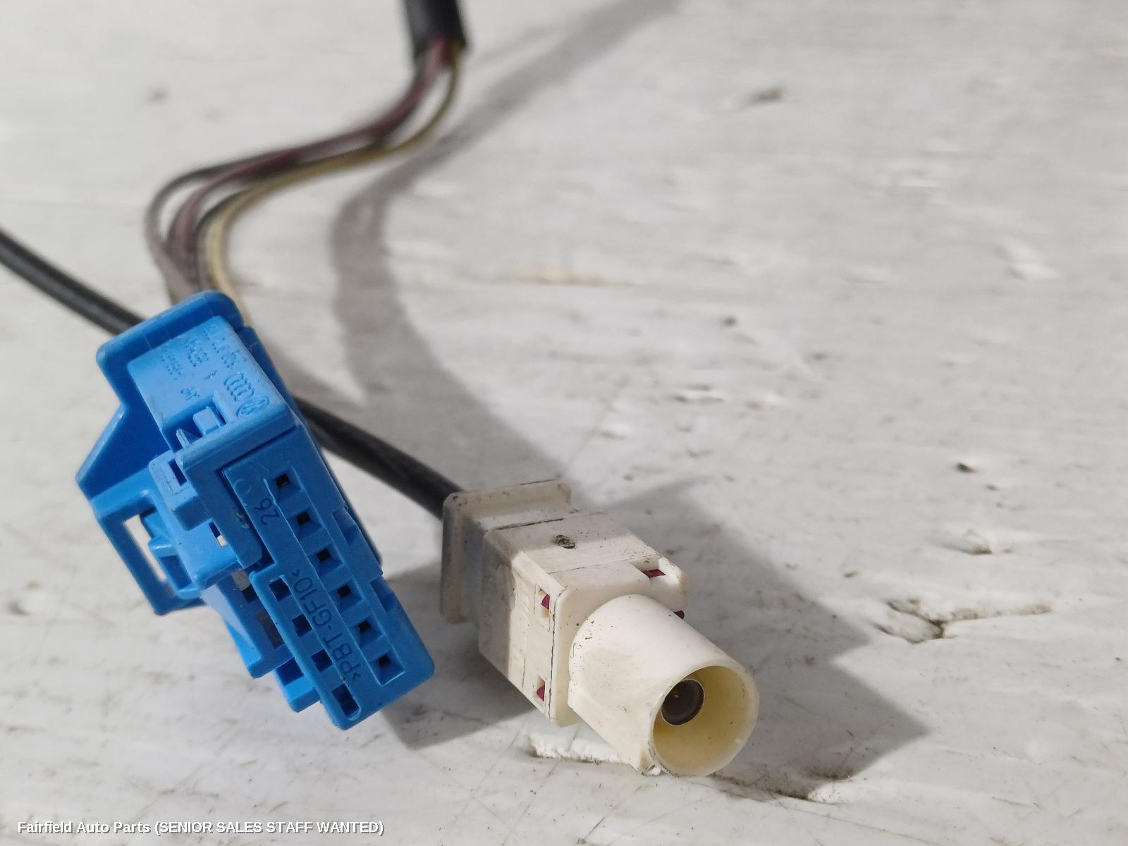 2011 Volkswagen Amarok Left Door Mirror