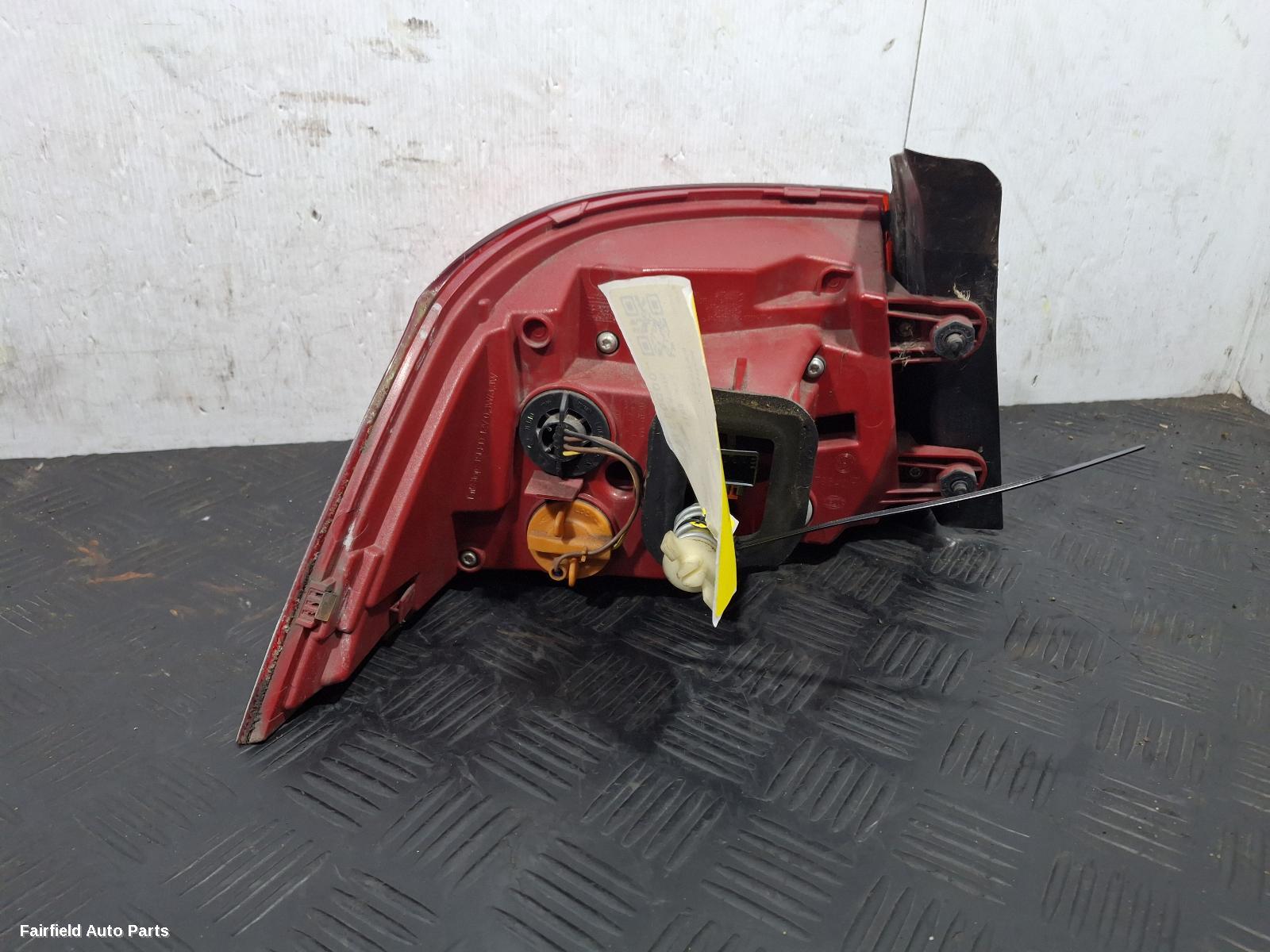 2010-2015 Volkswagen Passat Right Taillight