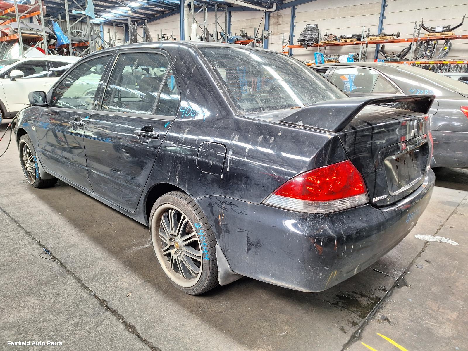 2003 Mitsubishi Lancer Left Front Door