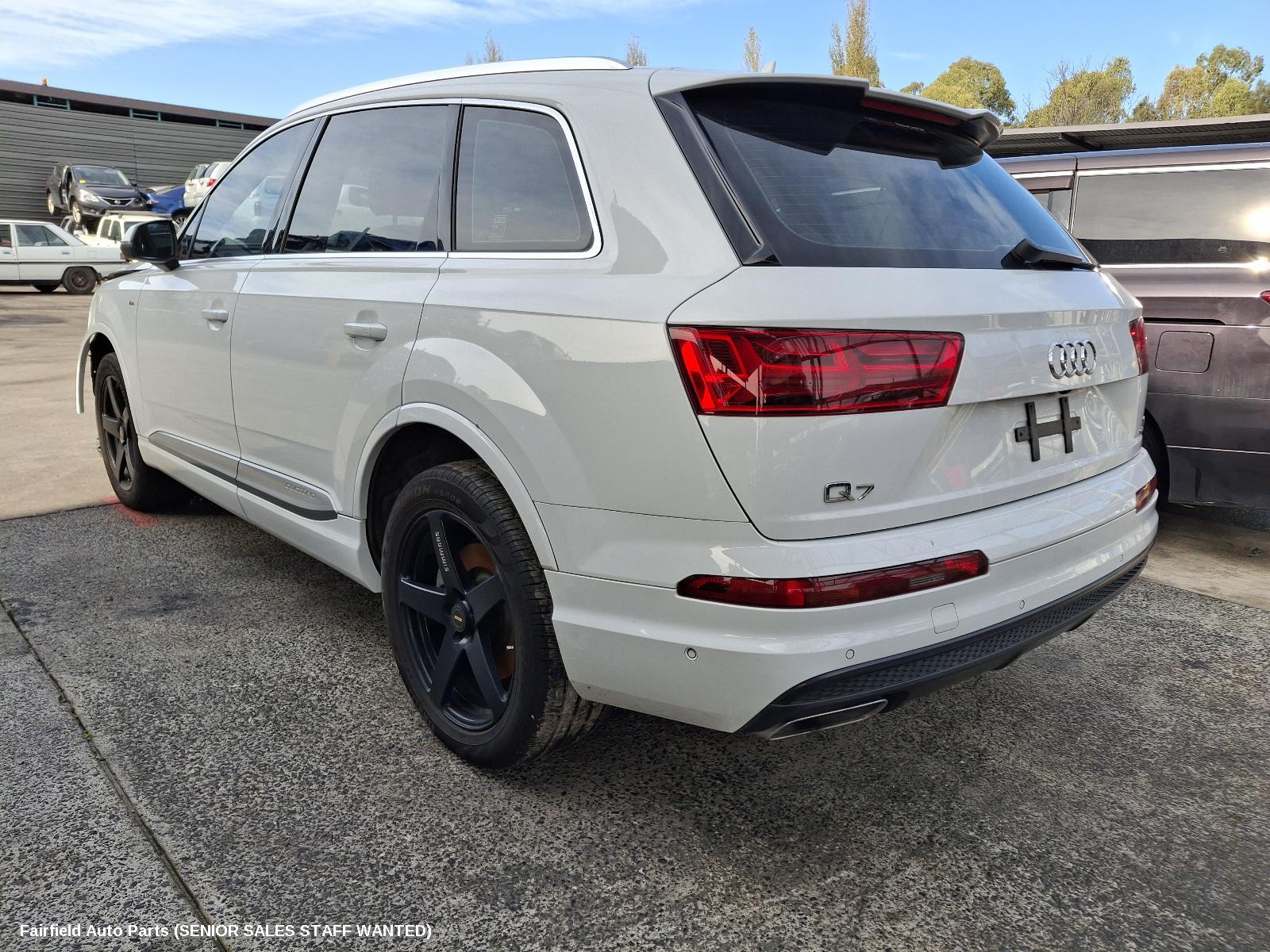 2016 Audi Q7 Left Taillight