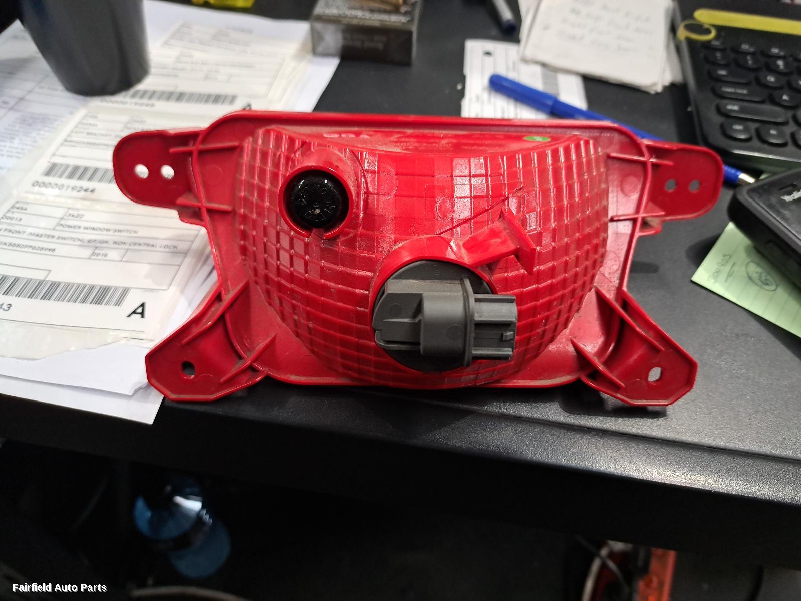 2018-2024 Kia Cerato High Level Stoplight