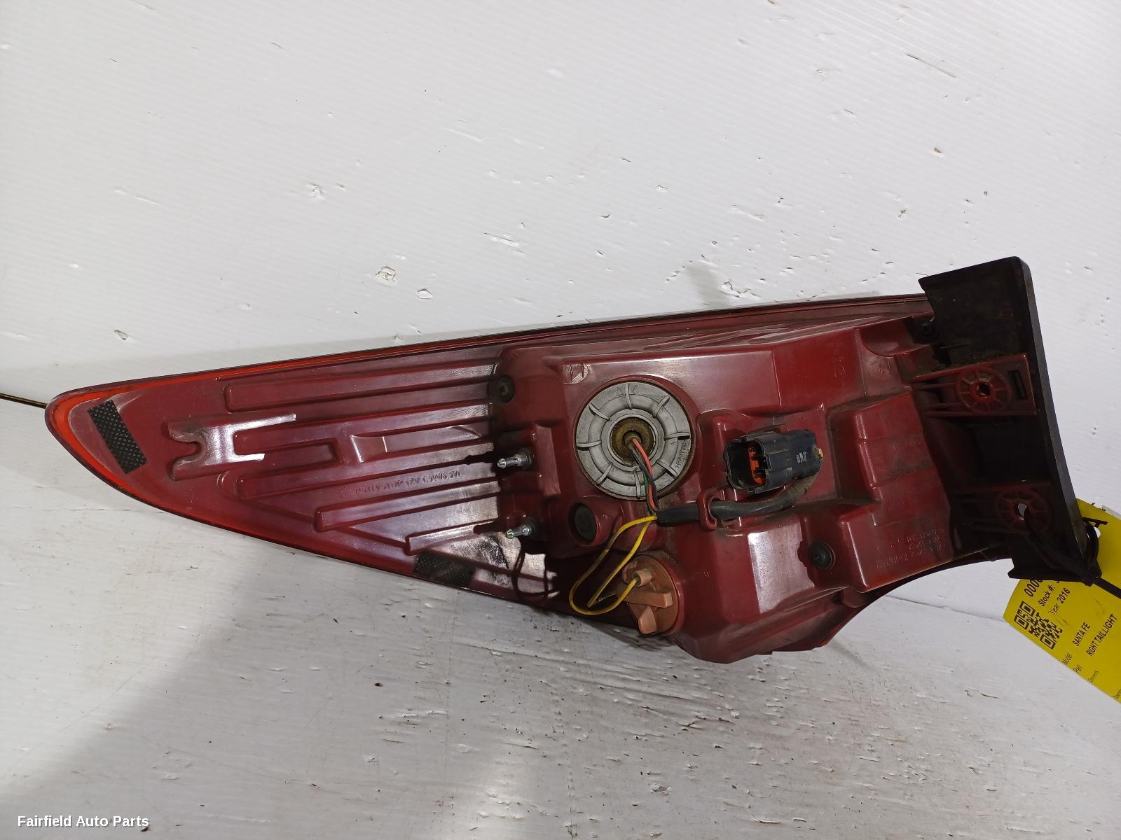 2015-2018 Hyundai Santa Fe Right Taillight