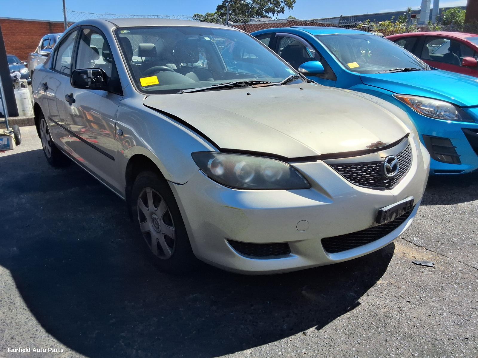 2006 Mazda 3 Right Guard