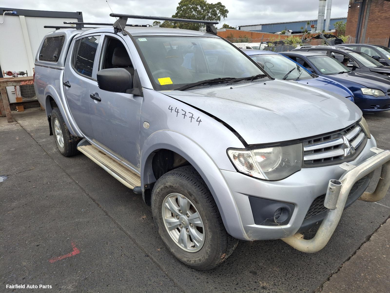 2015 Mitsubishi Triton Glove Box