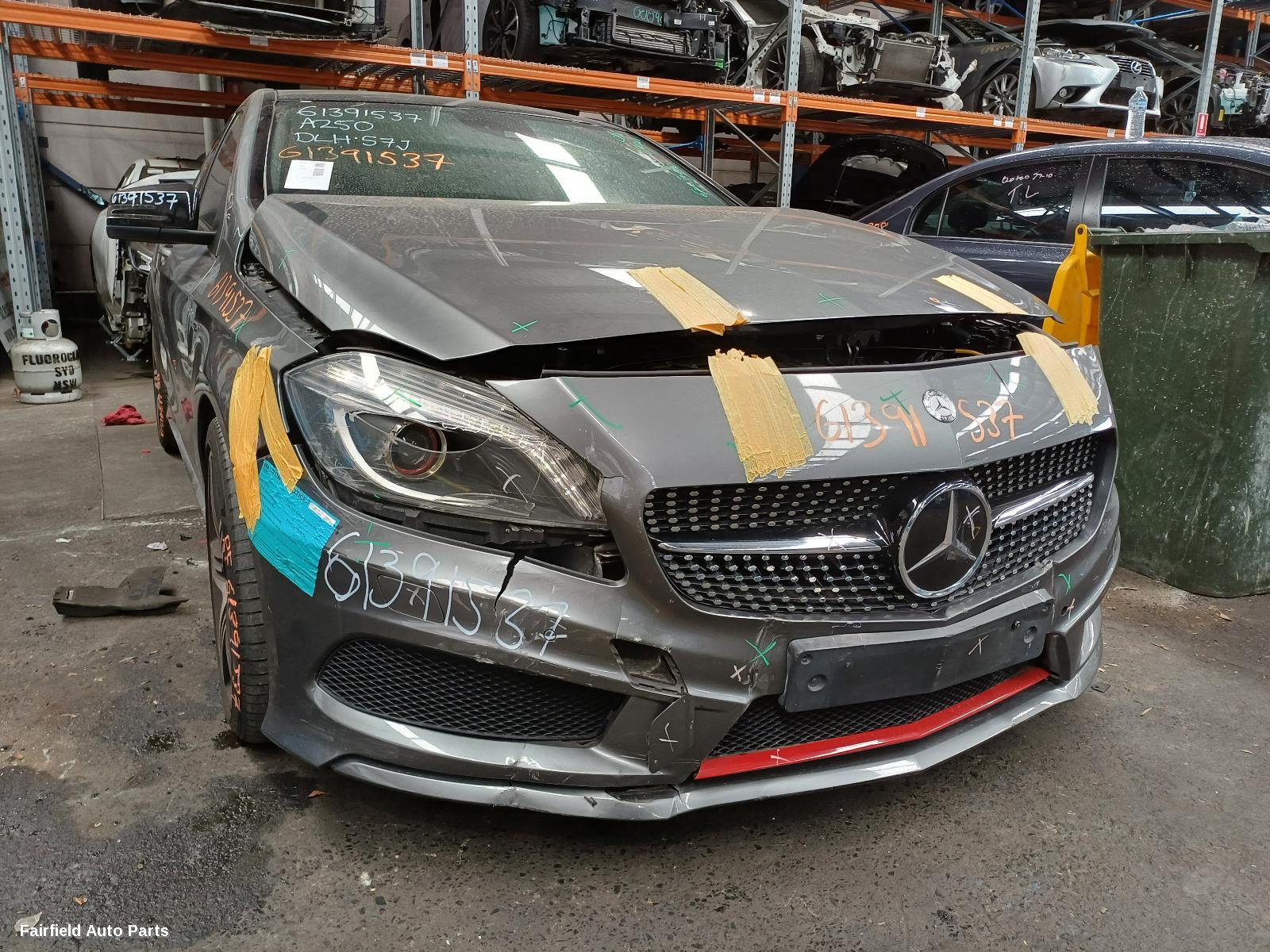 2014 Mercedes A Class Left Front Hub Assembly