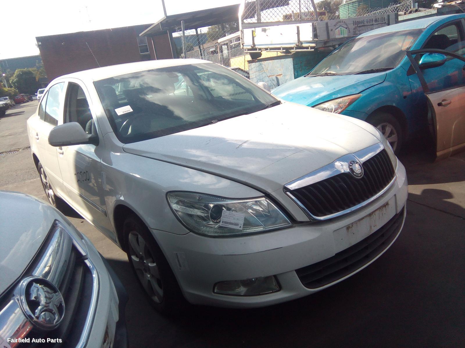 2010 Skoda Octavia Right Taillight