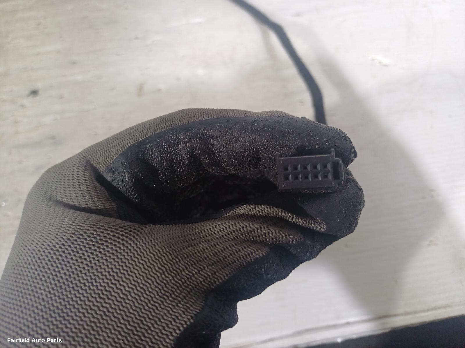 2010-2014 Volkswagen Polo Left Door Mirror