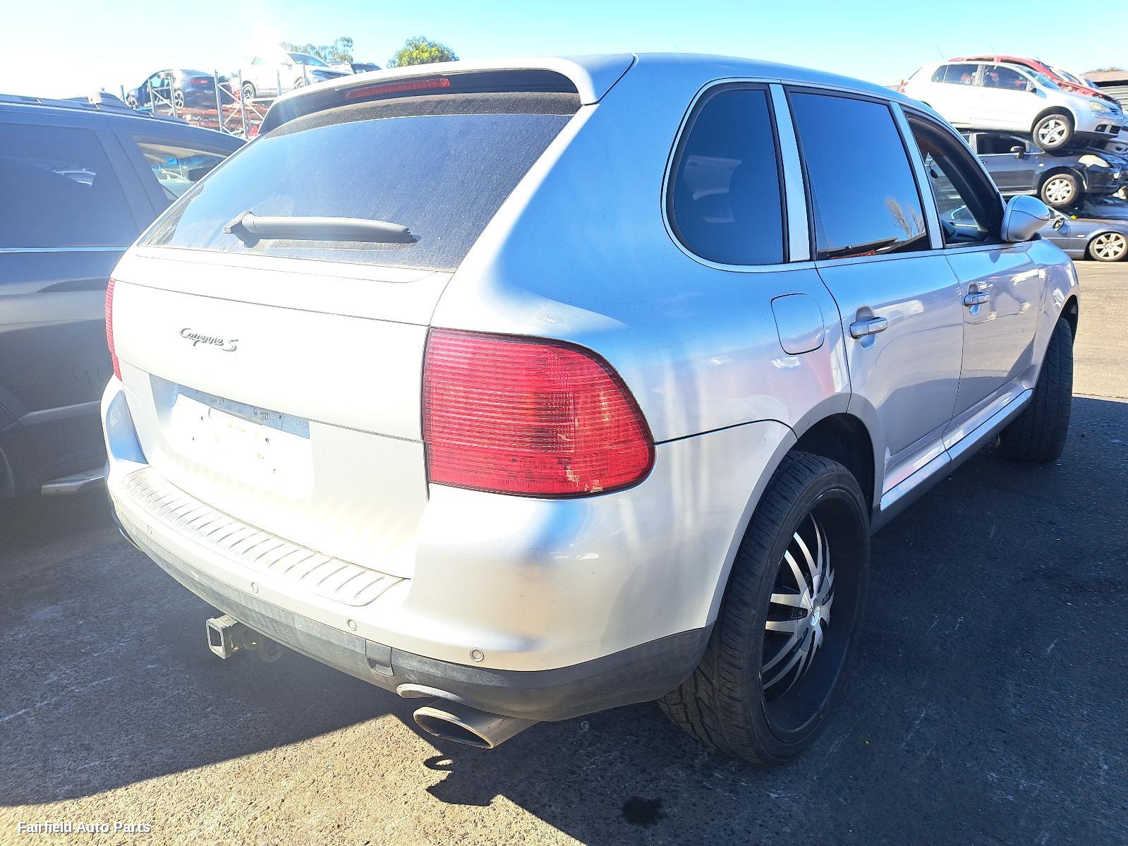 2004 Porsche Cayenne Right Headlamp