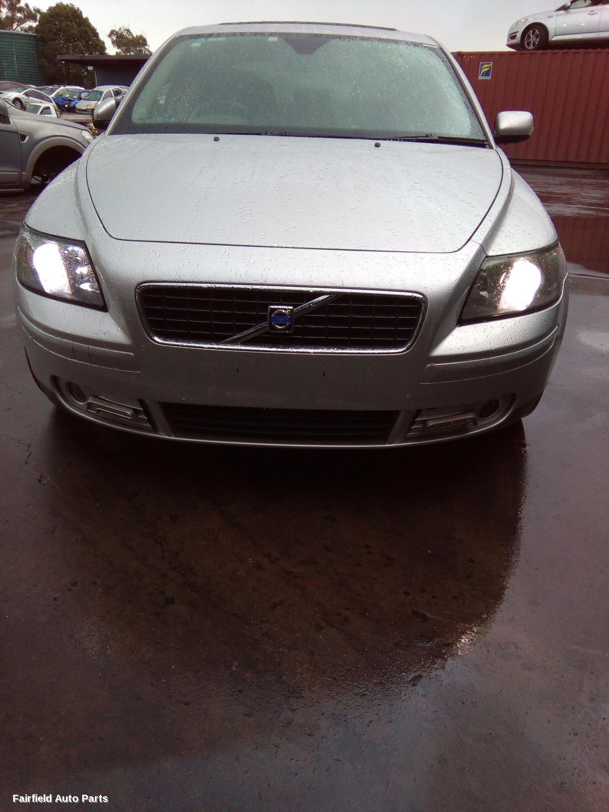 2005 Volvo S40 Radiator