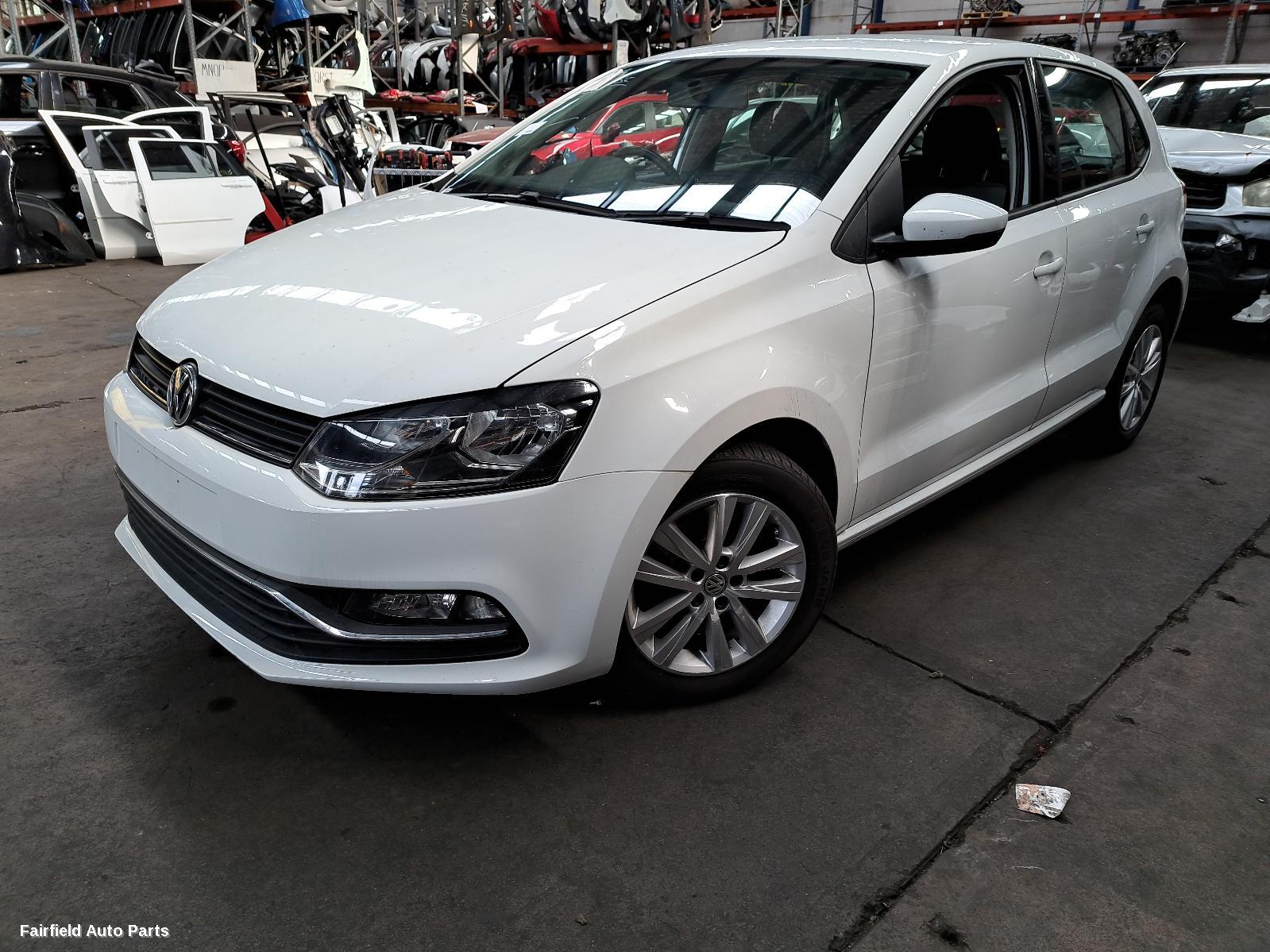 2015 Volkswagen Polo Left Taillight