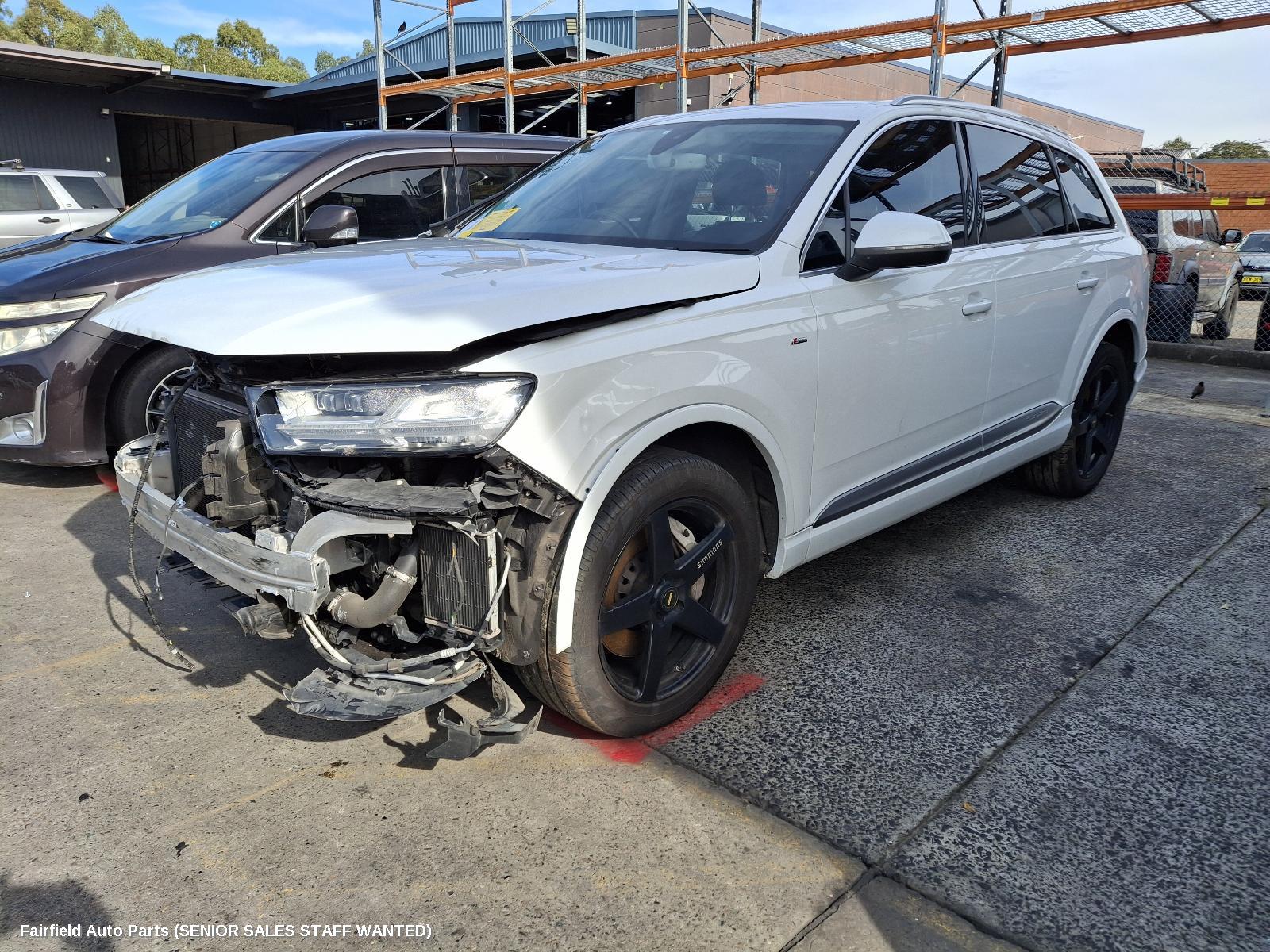 2016 Audi Q7 Left Taillight