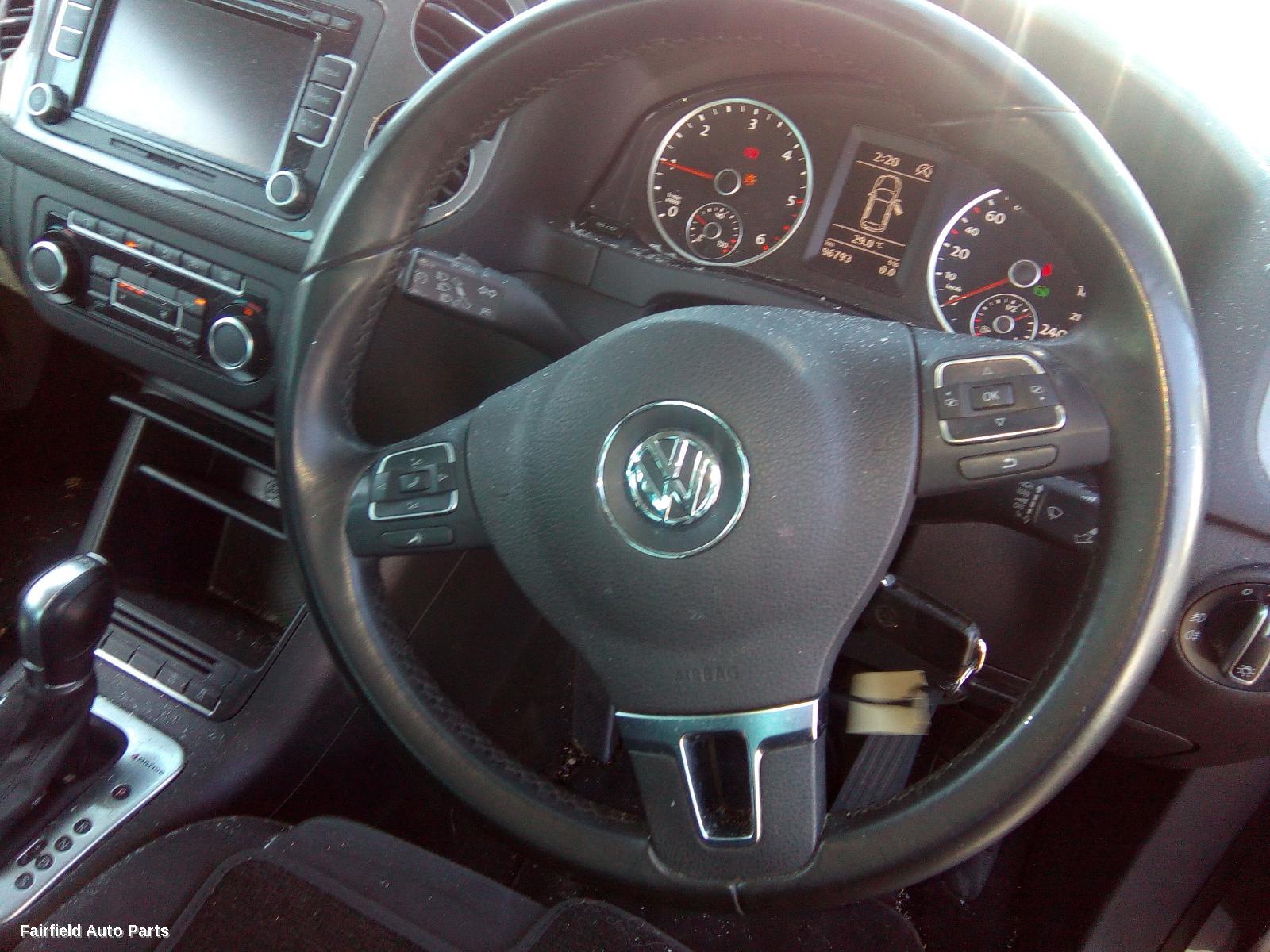 2008-2016 Volkswagen Tiguan Right Guard