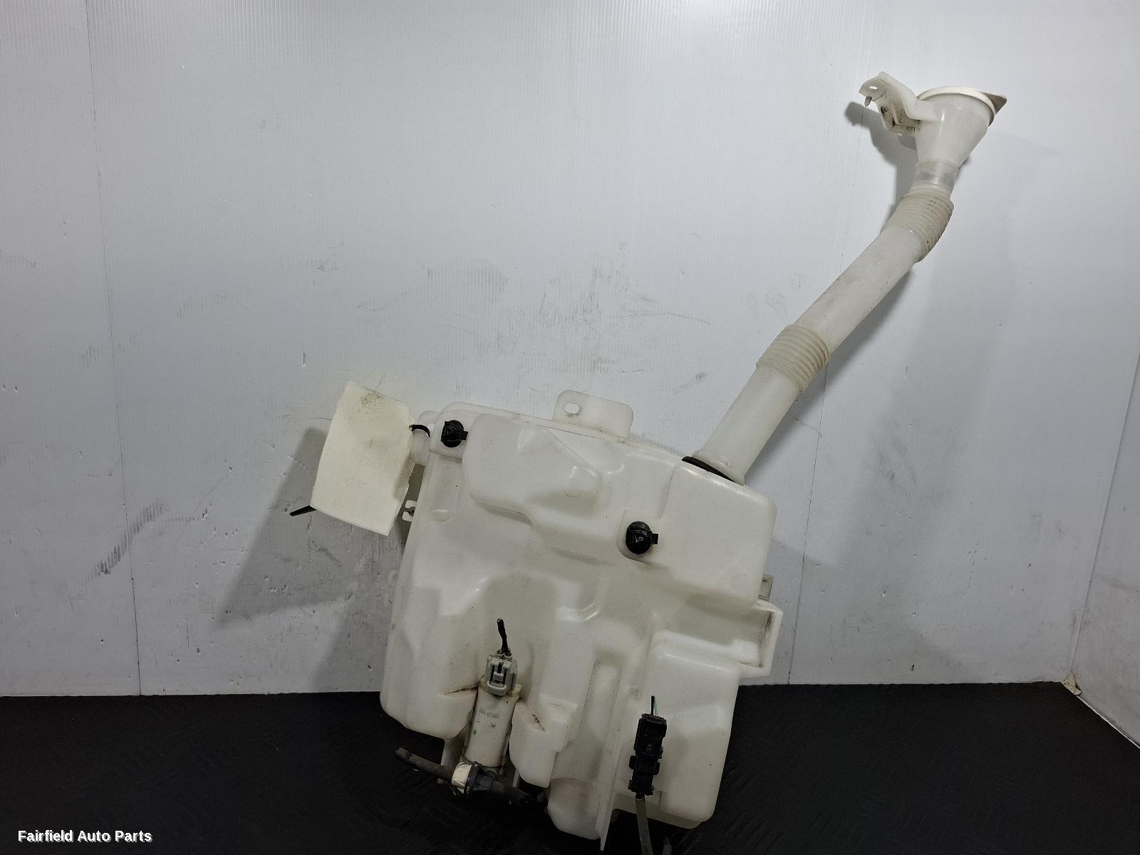 2016-2019 Mitsubishi Asx Washer Bottle