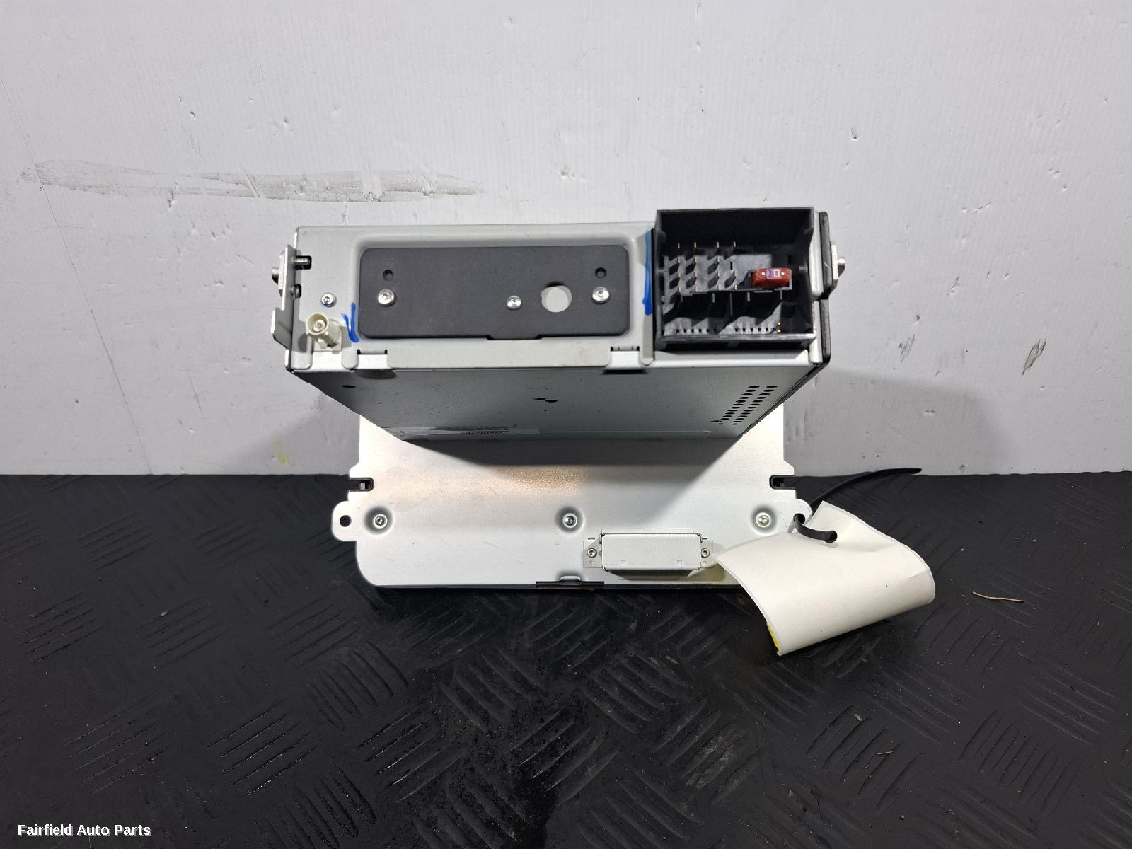 2010-2016 Volkswagen Amarok Radio Cd Dvd Sat Tv