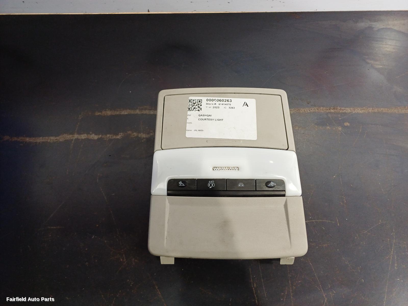 2022-2025 Nissan Qashqai Courtesy Light