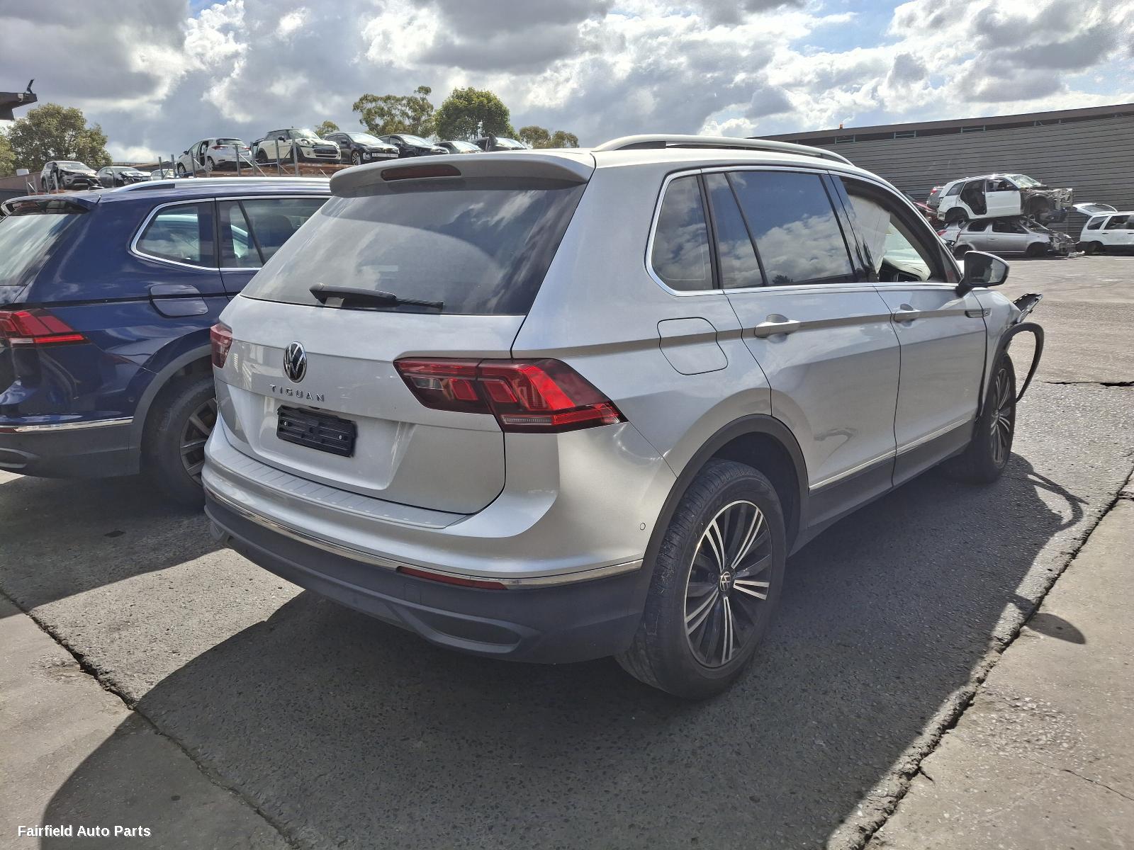 2022 Volkswagen Tiguan Sunvisor