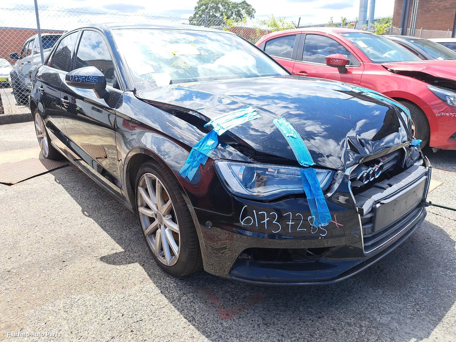 2014 Audi A3 Left Rear Door Sliding