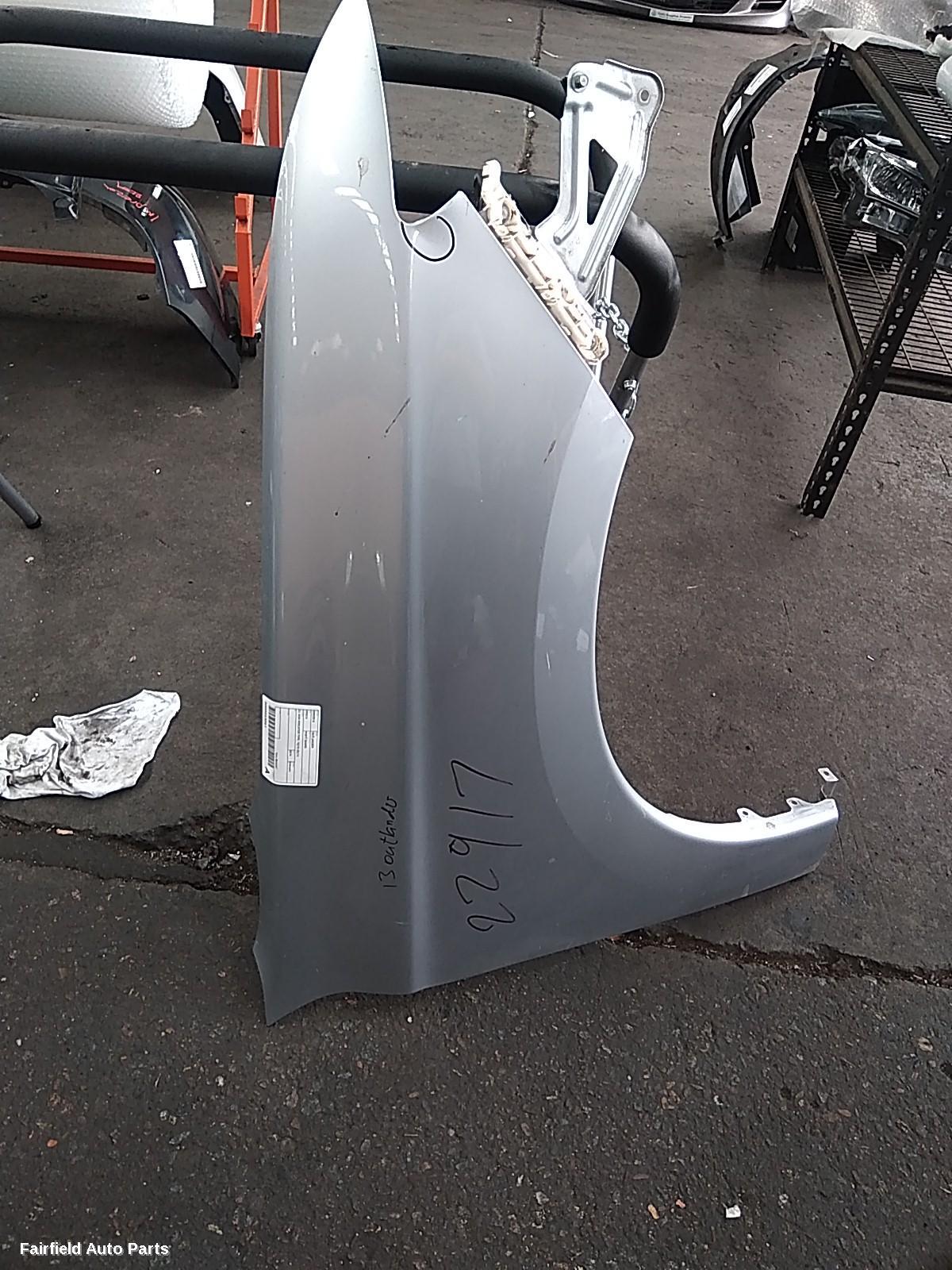 2012-2014 Mitsubishi Outlander Right Guard
