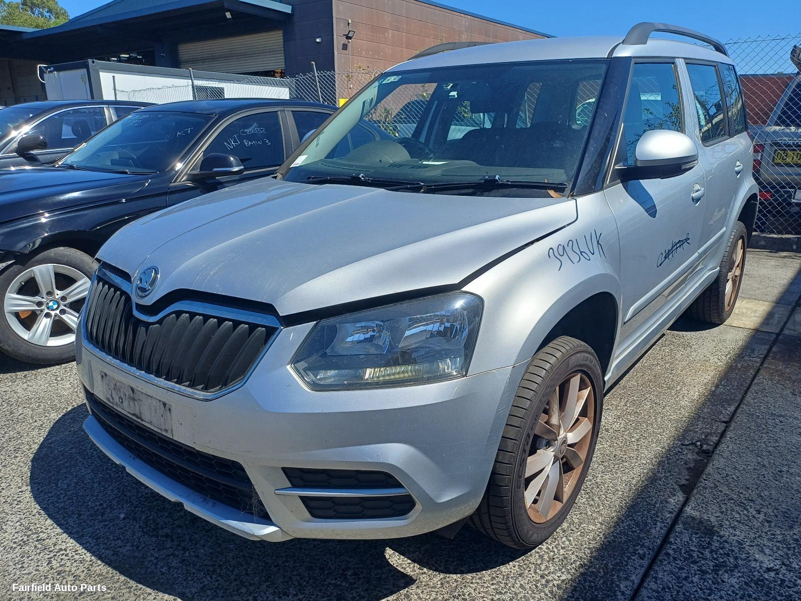 2014 Skoda Yeti Left Door Mirror