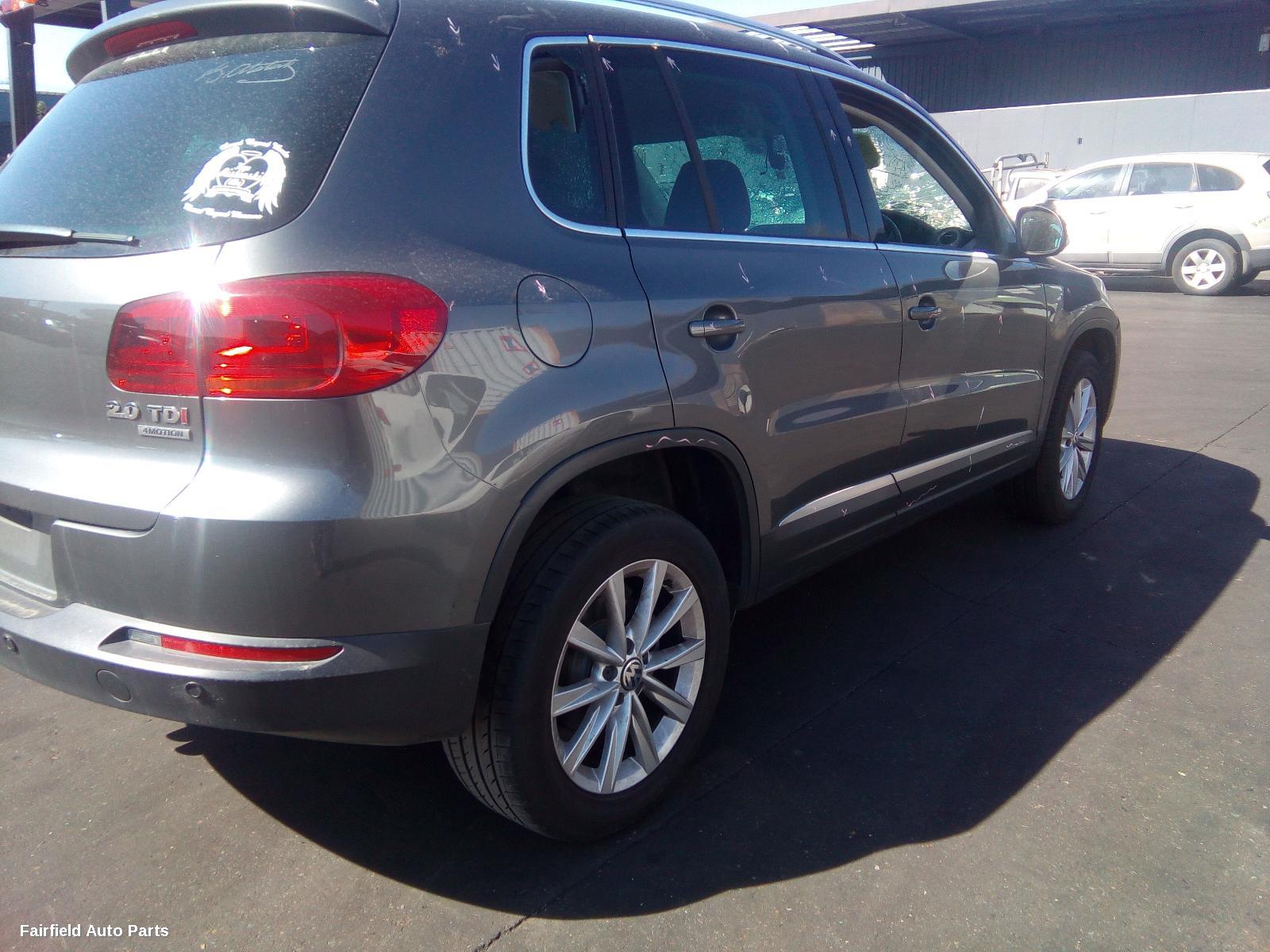 2008-2016 Volkswagen Tiguan Right Guard