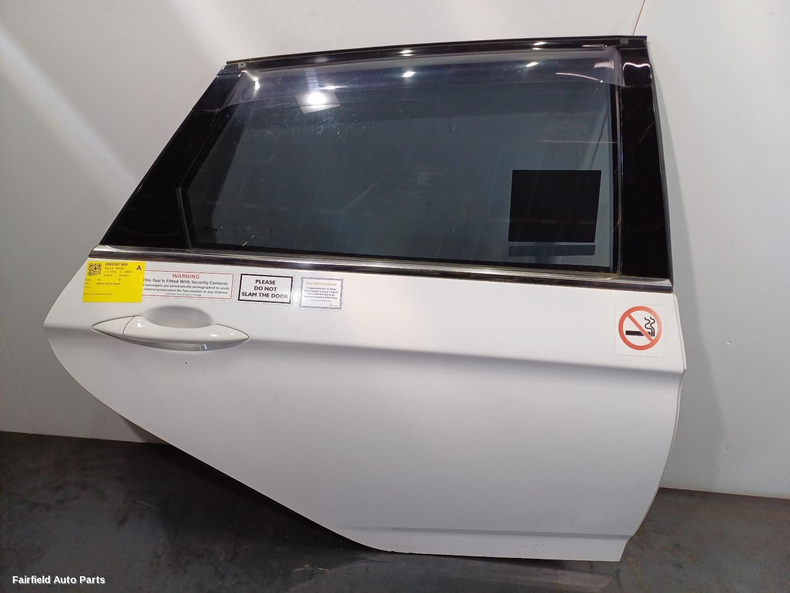 2011-2019 Hyundai I40 Right Rear Door Sliding